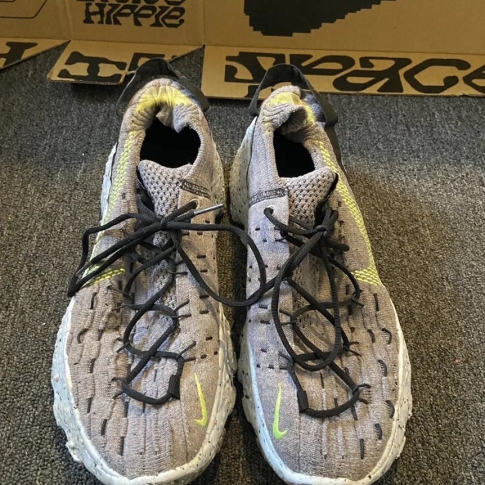 Nike Space Hippie 04